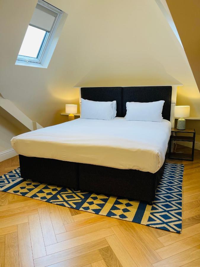 בארנט Glenlyn Apartments מראה חיצוני תמונה