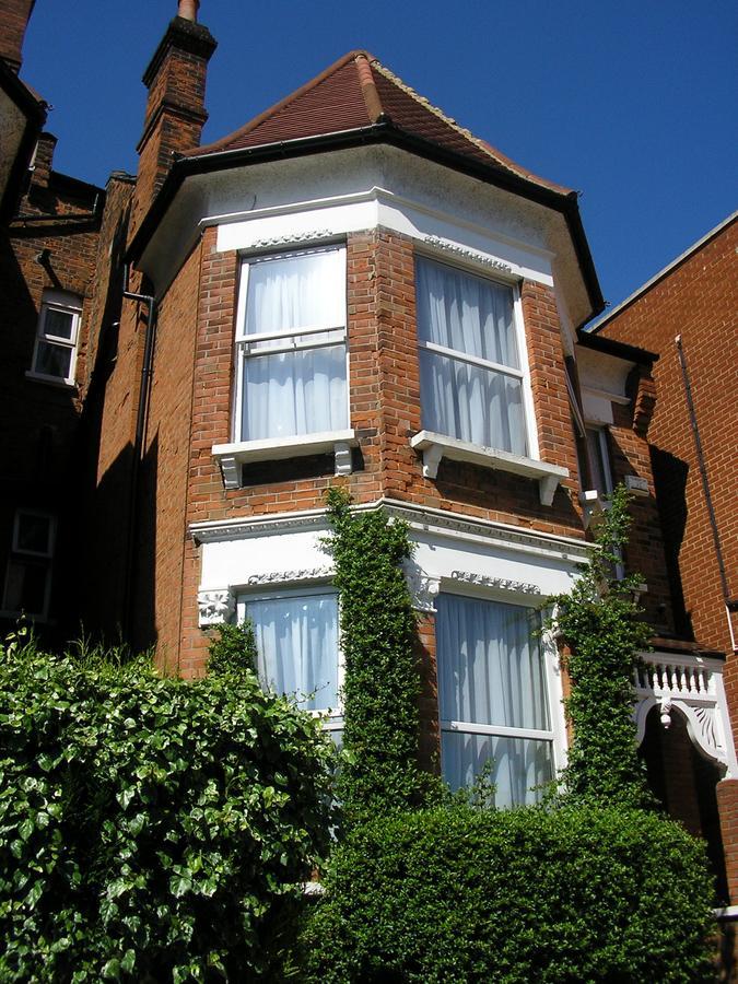 בארנט Glenlyn Apartments מראה חיצוני תמונה